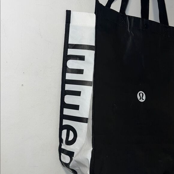 LULULEMON ATHLETICA Black and White Reusable Large Tote Bag - Picture 2 of 7
